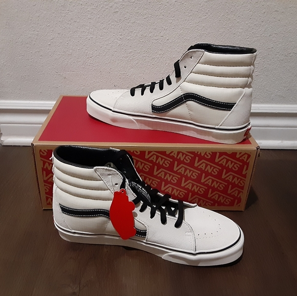Vans - Picture 2 of 4
